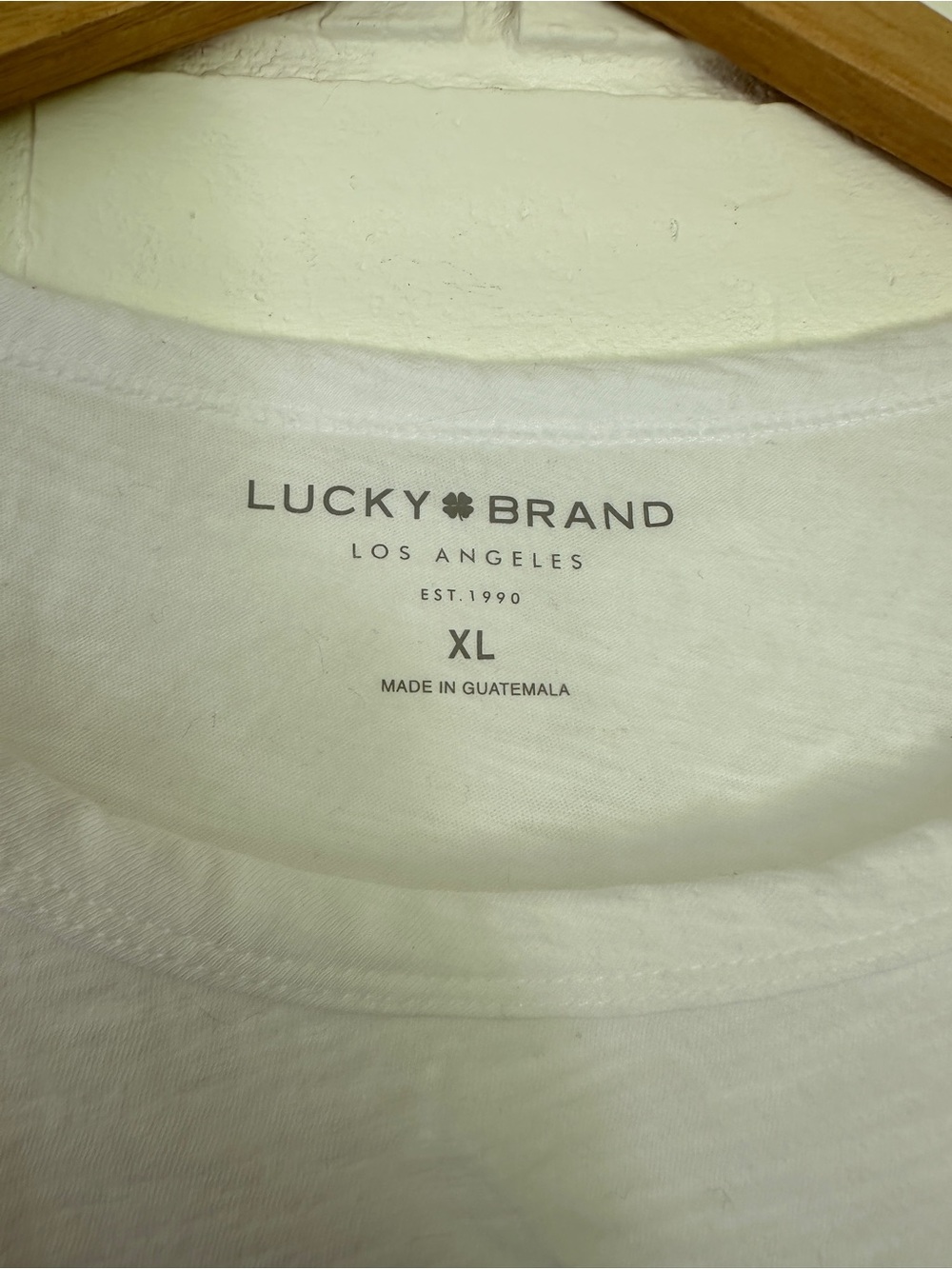 Lucky Brand 100 % cotton White Tank with Magenta Flamingo Pair Graphic Size XL - Picture 4 of 8